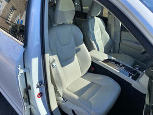 VOLVO XC90 2017 d'occasion, conduite à gauche/droite - Product Image 2