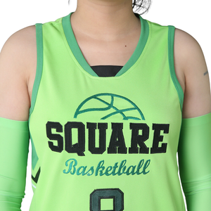 Uniforme de basket-ball pour femmes conçu sur mesure OEM 100% polyester sergé impression sublimée respirant taille plus numéro de nom - Product Image 2