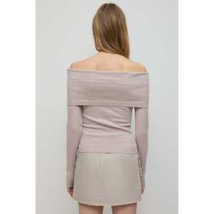 Pull en tricot à épaules dénudées - Product Image 5