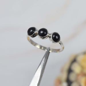 แหวนเงินสเตอร์ลิง925แข็งทำด้วยมืออัญมณีโอนิกซ์สีดำธรรมชาติสำหรับงานแต่งงาน - Product Image 4