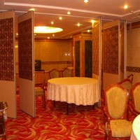 Cloisons insonorisées mobiles de type 100 pour salle de banquet d'hôtel