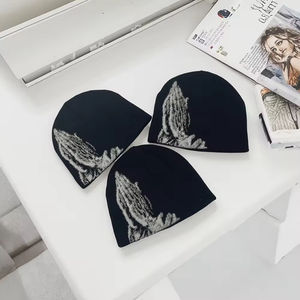 Bonnets en gros personnalisés avec logo sur toute la surface, bonnets d'hiver en tricot jacquard fabriqués au Pakistan - Product Image 5