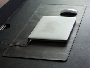 แผ่นรองโต๊ะหนังแท้ หรูหรา ระดับพรีเมียม ป้องกันกลิ่น ทนทาน ใช้งานได้ยาวนาน พื้นผิวเรียบเนียน สำหรับเขียน ป้องกันพื้นผิว - Product Image 2