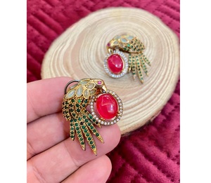 Pendientes de tuerca de latón chapado en oro de calidad premium con diseño de pájaros y circonitas, elegantes y deslumbrantes, ideales para bodas y fiestas de mujer. - Product Image 3