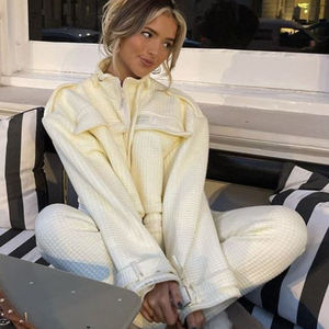 ชุด2ชิ้นสำหรับสตรีทแวร์วาฟเฟิลสำหรับสตรีทแวร์เสื้อแจ็กเก็ตผ้านวมและกางเกงจ็อกเกอร์สำหรับผู้หญิงกำหนดได้เอง Y2K - Product Image 4