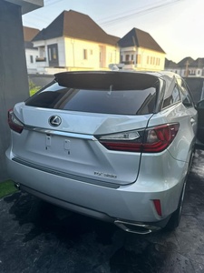 Découvrez notre RX 350 d'occasion 2017 à prix avantageux, couleur argent atomique, moteur 3.5 V6, avec des offres de livraison gratuite. - Product Image 6