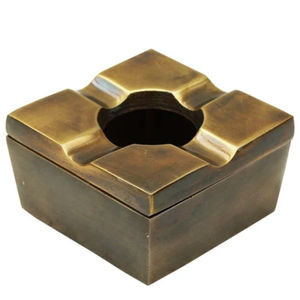 Cendrier décoratif en métal argenté en forme de cerf, accessoire de fumeur de cigarette sur table ronde à thème animal unique pour la maison et le bar - Product Image 3