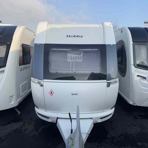 Compre caravanas de calidad premium que ofrecen comodidad espaciosa, características prácticas y un diseño elegante para los viajeros modernos. - Product Image 1