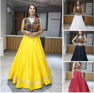 Dernier créateur de couleur jaune lehenga choli en tissu de coton rayonne avec uni, Gota Patti et Kali travaillent pour la collection Navratri - Product Image 5