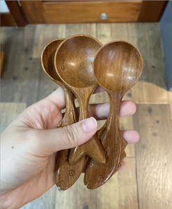 ช้อนไม้ที่เป็นมิตรกับสิ่งแวดล้อมวัสดุอะคาเซียแฮนด์เมดแบบเวียดนามเหมาะสำหรับใช้ในครัวทำอาหารเสิร์ฟและอบอาหาร - Product Image 1