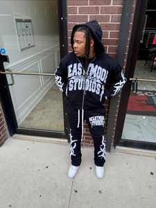 Conjunto de pantalones deportivos y Sudadera con capucha acampanados personalizados OEM para hombre, chándal recortado con estampado de hojaldre bordado, Jogger apilado - Product Image 3