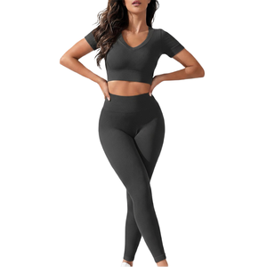 Conjunto de yoga de dos piezas para mujer, de marca privada al por mayor, de cintura alta, de secado rápido, para fitness, leggings y top. - Product Image 6