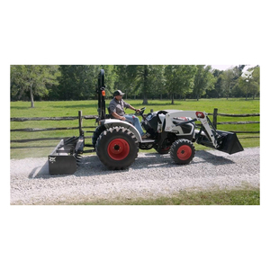 Mini tractor Bobcat usado de 24HP, tractor agrícola resistente diseñado para el cultivo, cuidado de huertos, labranza de tierras y tareas de campo - Product Image 4