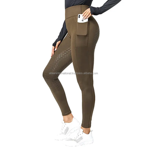 Nos culottes d'équitation sont équipées d'un style structuré avec deux grandes poches, idéales pour le téléphone ou quelques friandises pour chevaux - Product Image 4