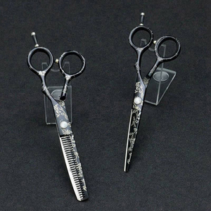 Tijeras de Peluquería Ligeras de Acero Inoxidable para Diestros, Filo de Corte Afilado, Alta Precisión, Esenciales para Peluqueros - Product Image 3