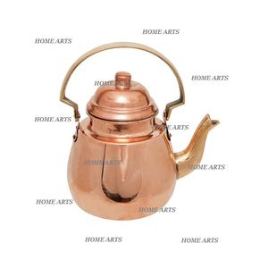 Bouilloire de service à café de forme ronde de conception tendance en bouilloire martelée en cuivre avec poignée en bois et laiton en Inde - Product Image 6