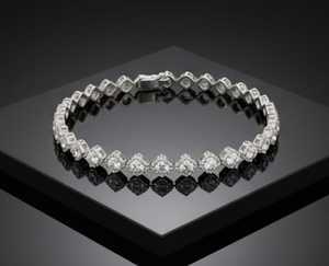 Premium American Diamond Cz Bracelet Blanc Rhodium Polonais Designer Full Stone Bijoux Cadeau Parfait pour les femmes - Product Image 3