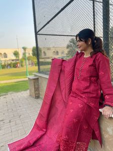 Derniers vêtements d'hiver Khaddar de qualité supérieure pour femmes, Salwar Kameez brodé, vêtements indiens et pakistanais - Product Image 3