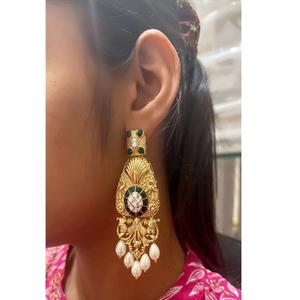 ต่างหูห้อยลายจุดแบบดั้งเดิม Jhumkas ไข่มุกกุณแจ็คคาหรูหราออกแบบตามเทศกาล - Product Image 1