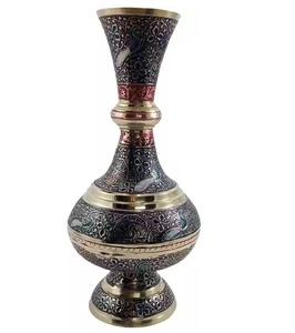 Pot de fleur en laiton et en aluminium de dernière conception fabriqué à la main plaqué or fini pour la décoration intérieure Vase créatif - Product Image 4