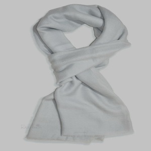 Precio al por mayor Logotipo personalizado Cachemira Buena calidad Lujo Invierno Oferta especial suave Bufanda de color sólido Otras bufandas - Product Image 4