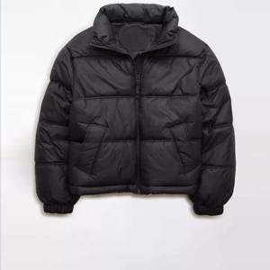 Veste matelassée grise courte chaude et légère pour femme | Parfait pour l'hiver décontracté, col rabattu, veste femme - Product Image 1