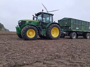 Pompa a Ingranaggi ad Alta Efficienza John Deere 6155R con Trasmissione Automatica, Motore Diesel Euro 6, 5.400 Ore di Utilizzo Orari di Apertura - Product Image 6