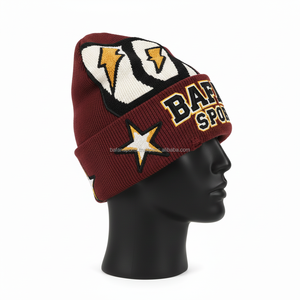 Gorro de punto acrílico suave para mujer, diseño multipanel en color granate, blanco y amarillo, logotipo personalizado, estilo cálido de invierno, gorro jacquard - Product Image 3