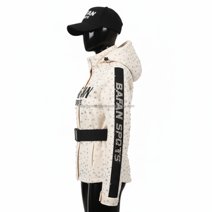 Veste Softshell de luxe pour femmes, tissu 320GSM, blanc crème, panneaux latéraux, strass, logo personnalisé par transfert thermique, veste Softshell pour femmes - Product Image 3