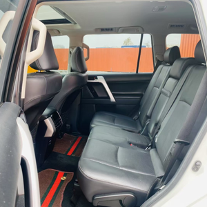 SUV pleine grandeur d'occasion 2024, moteur essence 3,5 L, 7 places, type TXL avec attelage arrière, démarrage par bouton-poussoir, boîte à glacières et boîte de vitesses manuelle - Product Image 6