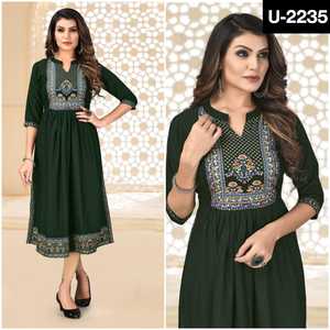Rayonne de style ethnique à la mode avec impression en feuille d'aluminium et travail en miroir Kurtis fantaisie de grande taille pour les femmes indiennes et pakistanaises - Product Image 6