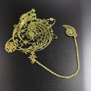 Marcapáginas de Metal Hueco Chapado en Oro Personalizado al por Mayor con Diseño de Ballena Celestial Mágica para Souvenirs - Product Image 2