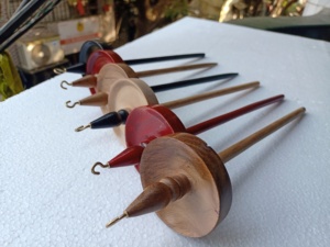 แกนหมุนไม้สำหรับงานปักทำสีตามสั่งสำหรับร้านค้าเส้นด้ายและเส้นใยเพื่อการปั่นด้ายและการทอผ้าจำหน่ายต่อ - Product Image 4