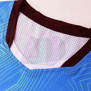 ชุดกีฬาฟุตบอลผู้ชายแขนสั้น ผ้าโพลีเอสเตอร์ 100% ระบายอากาศได้ดี น้ำหนักเบา สวมใส่สบาย เหมาะกับทุกฤดูกาล - Product Image 4