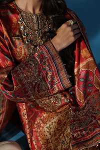 Lehenga Choli de mariage pakistanais en mousseline brodée avec de riches embellissements pour femmes, occasion de fête - Product Image 2