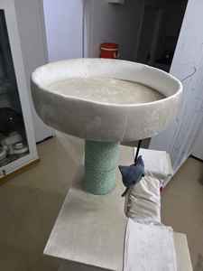 Arbre à chat moderne artisanal avec plusieurs niveaux, condo en peluche, poteaux à gratter en sisal verticaux, jouet suspendu pour chats d'intérieur - Product Image 5