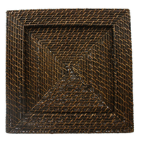Assiettes de présentation en rotin personnalisables de haute qualité, écologiques, durables, pour la restauration et la décoration d'événements, faites à la main et écoresponsables.