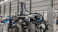 Machine de coulée automatique par gravité pour vanne et raccord de tuyau pour la production de fonderie de machines de coulée de métal