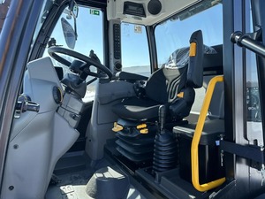 2024รถตักล้อยาง JCB TM320 Agri พร้อมเครื่องยนต์หลักและกระปุกเกียร์และส่วนประกอบแบริ่งที่จำเป็น - Product Image 2