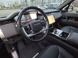 Splendido Land Rover Range Rover AutoP400 SE AWD Nero 2024 Usato con Sedili in Pelle, Tetto Apribile, SUV di Qualità al Miglior Prezzo - Product Image 6