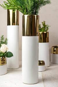 Floreros Cilíndricos Pequeños de Metal para Arreglos de Mesa, con Diseño Simple, Adecuados para Hogares Modernos - Product Image 3