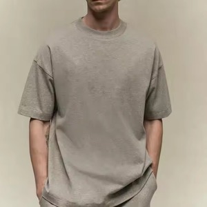 Camiseta impermeable y antiincrustante de algodón de 220g Camiseta personalizada de manga corta para hombre - Product Image 4