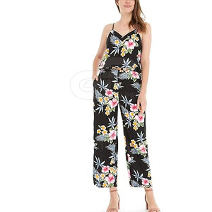 Conjunto completo de ropa familiar para vacaciones, ropa cómoda a juego para viajes familiares, vacaciones en resorts y ocasiones especiales de viaje. - Product Image 4