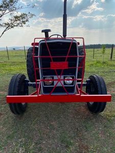 Tractor Massey Ferguson 265 4WD fresco y limpio - Product Image 5