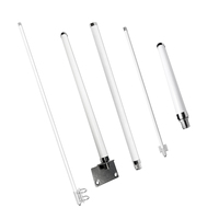 Antennes Omnidirectionnelles Blanches Multibandes Verticales Extérieures en Fibre de Verre WiFi Lora GSM 4G 5G