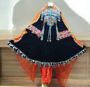 Robe traditionnelle afghane respirante du fabricant Robe ethnique tribale culturelle Décor de boutons en dentelle pour des occasions spéciales Naturel - Product Image 2