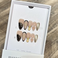 Ongles en acrylique en forme d'amande, couleur nude beige, design urbain moderne, pré-dessinés, nude Twilight