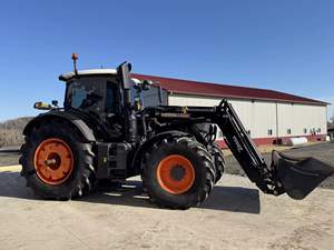 รถแทรกเตอร์ฟาร์มมือสอง FENDT 720 VARIO 4X4 ขายส่ง พร้อมตัวเลือกกำลัง 40 แรงม้า 70 แรงม้า ระบบขับเคลื่อน 4 ล้อ 2 ล้อ  รวมเครื่องยนต์ ปั๊ม เกียร์ และชิ้นส่วนหลักอื่นๆ - Product Image 5