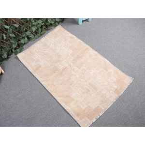 Alfombra Turca de 2.2x3.6 pies, Alfombra Pequeña Vintage, Alfombra Beige con Puntos Blancos - Product Image 1