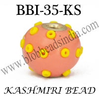 Perles de Cachemire artisanales, durables et colorées, parfaites pour la fabrication de bijoux et l'artisanat, provenant d'Inde. - Product Image 4